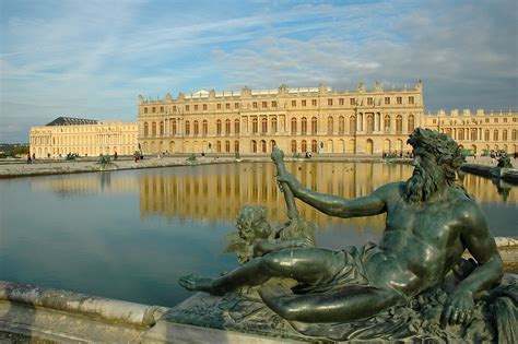 History of the Palace of Versailles - Wikipedia. The main construction of Versailles took place in four campaigns between 1664 and 1710. Palace of Versailles, the building's …